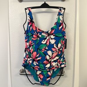 NWT women’s 3X (24W-26W) Catalina one piece swimsuit